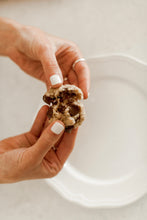 Load image into Gallery viewer, Perfect Chocolate Chip cookies - 1 doz